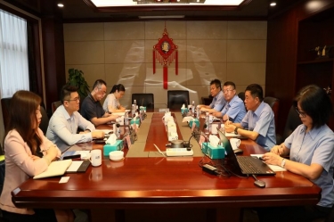 中国进出口银行浙江省分行行长彭豪一行莅临恒峰g22纸业开展银企高层会谈活动