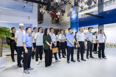 嘉兴市工会企事业单位民主管理现场会走进恒峰g22纸业